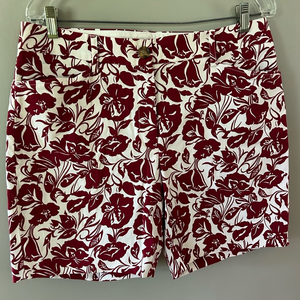 Size 10 Tall women’s shorts. Excellent lightly used condition.